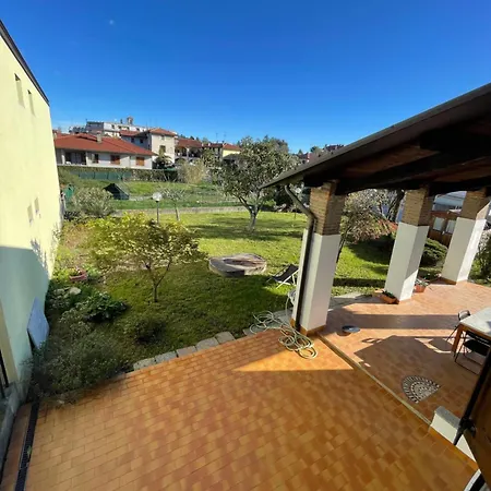 J House * Appiano Gentile